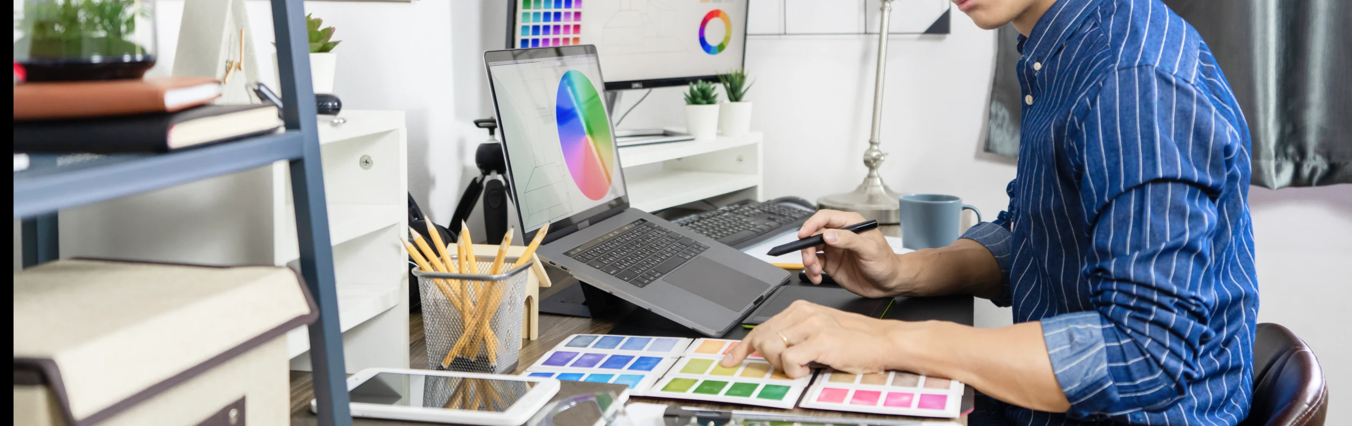 クリエイティブ事業